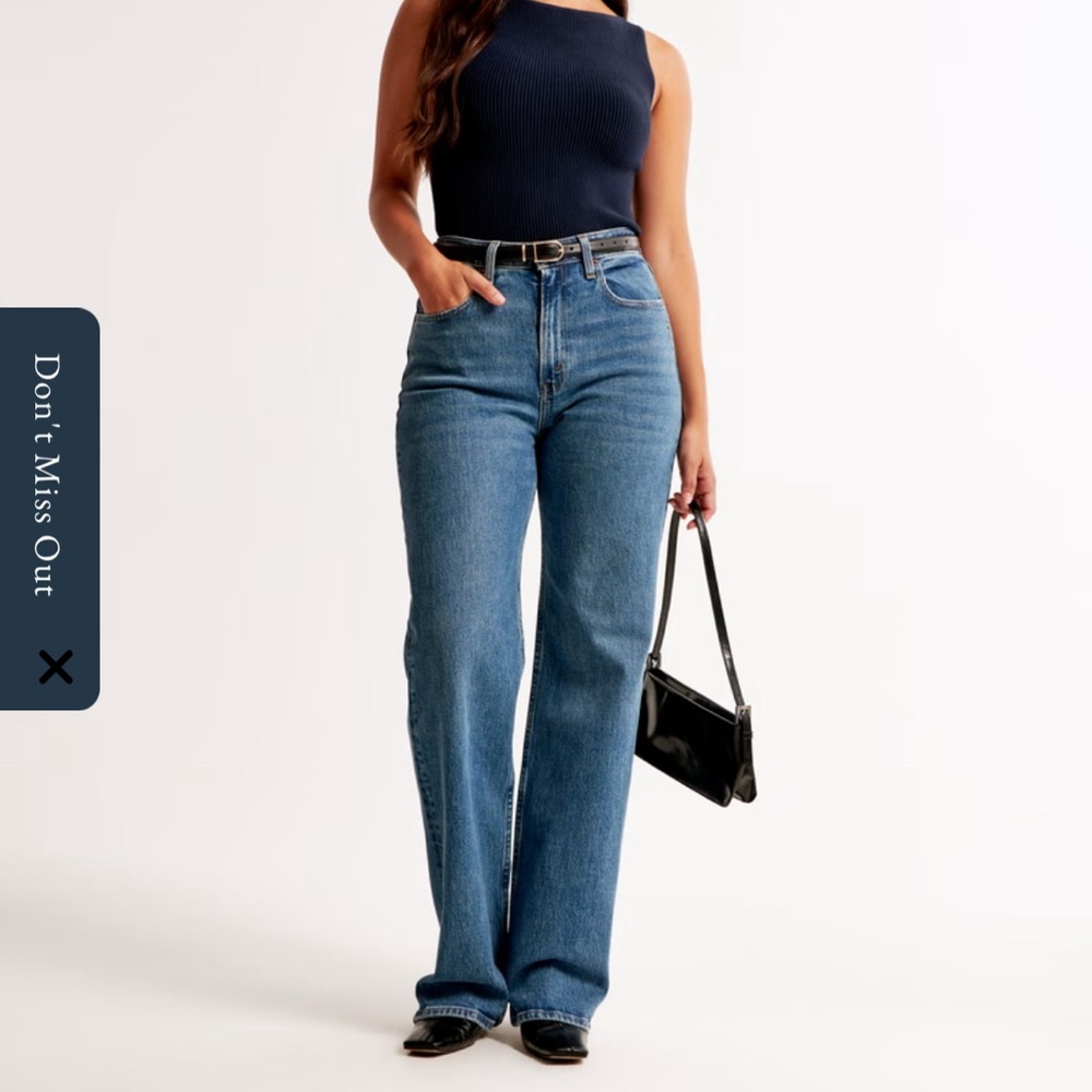 Abercrombie & Fitch Dark Wash The 90’s Straight Ultra High Rise Jeans
